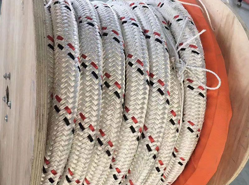 Ultra high molecular weight polyethylene double layer woven rope