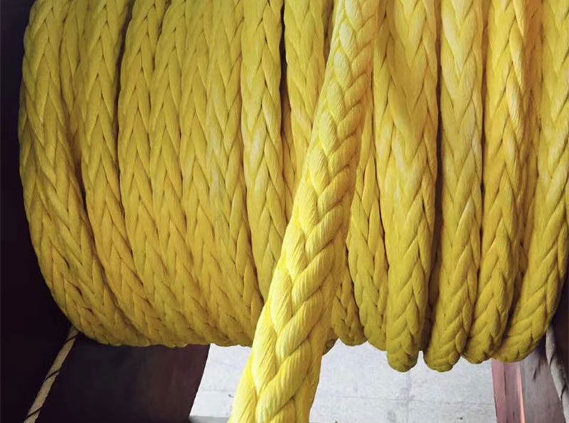 Ultra high molecular weight polyethylene twelve strand rope