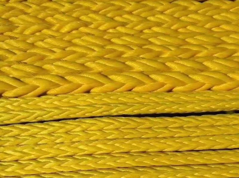 Ultra high molecular weight polyethylene eight strand rope